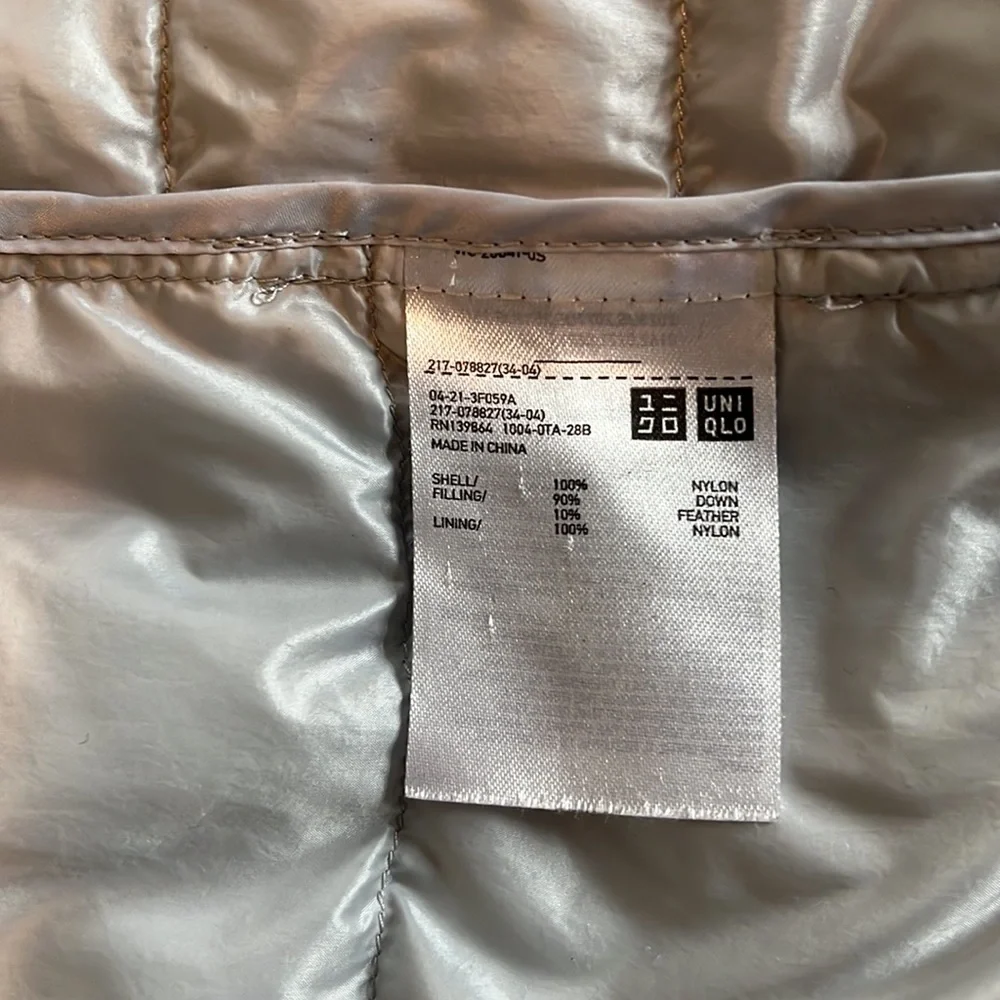 UNIQLO silver ultra light down puffer jacket zippered pockets size XS packable - Picture 4 of 9